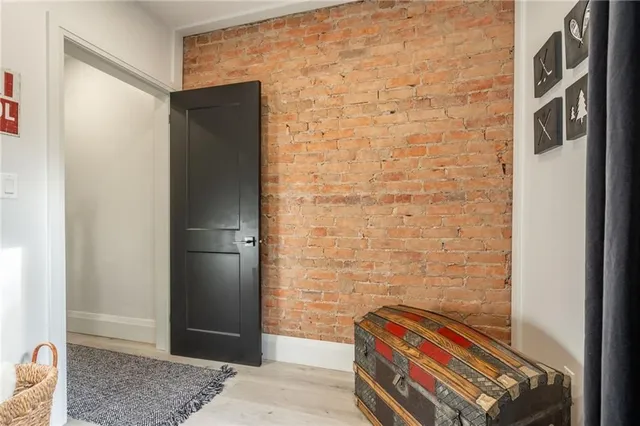 Additional image 26 of 170 RAY St