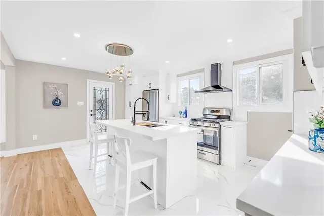 Additional image 8 of 165 BELLINGHAM Dr