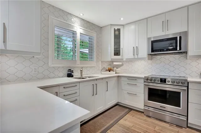 Additional image 10 of 240 PARKSIDE Dr