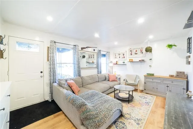 Additional image 6 of 82 Tolton Ave