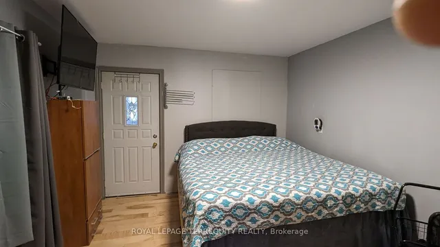 Additional image 25 of 24 Cheever St