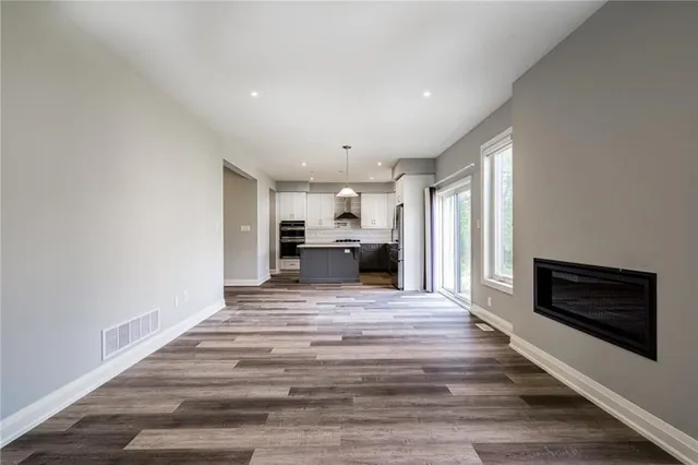 Additional image 28 of 219 KLEIN Cir