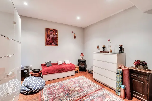 Additional image 33 of 72 Sidney Cres