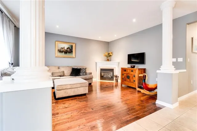 Additional image 23 of 72 SIDNEY Cres