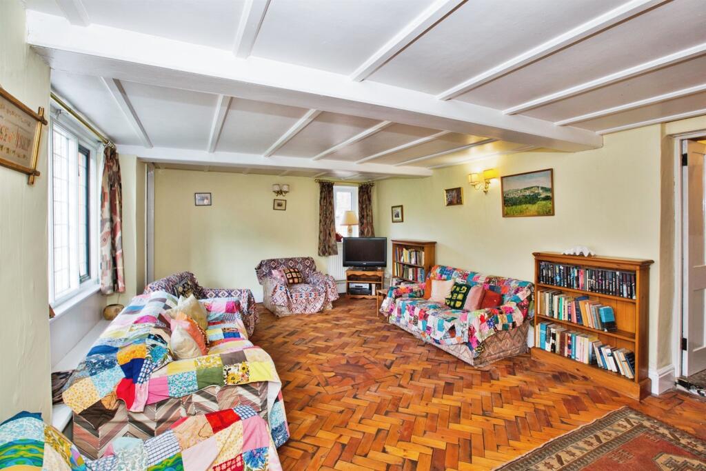 Additional image 5 of Kennel Batch, Wells