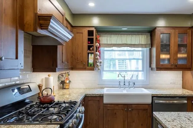 Additional image 25 of 3052 Guyatt Rd