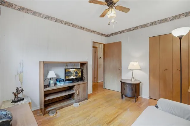 Additional image 22 of 38 DUBARRY Blvd