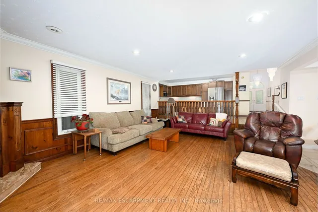 Additional image 21 of 7 Osgoode Crt