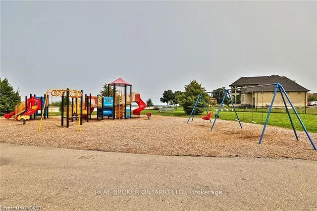 Additional image 37 of 93 Southshore Cres