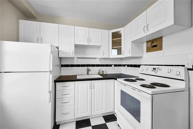 Additional image 10 of 802 KING St Unit 5