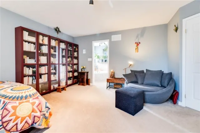 Additional image 33 of 72 SIDNEY Cres