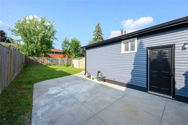 Additional image 43 of 165 BELLINGHAM Dr