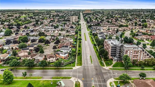 Additional image 6 of 2 Mark Pl