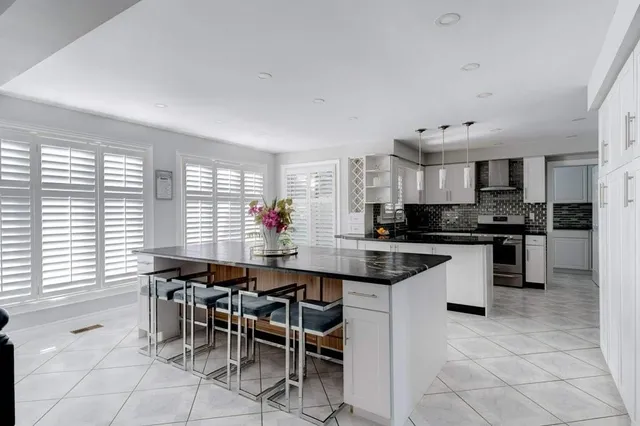 Additional image 12 of 35 LIDO Dr