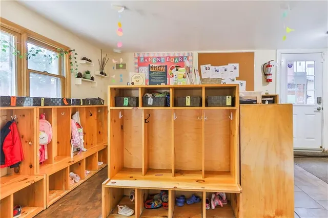 Additional image 25 of 162 DELAWARE Ave