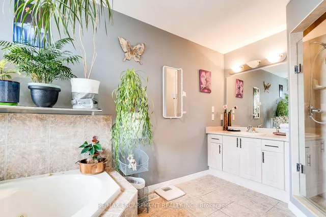 Additional image 24 of 72 Sidney Cres