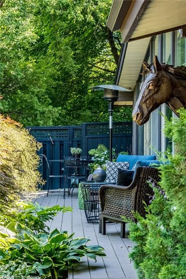 Additional image 5 of 858 Montgomery Dr