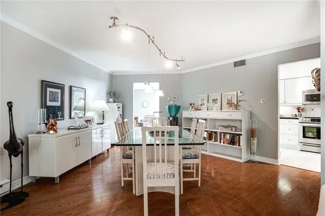 Additional image 12 of 150 WILSON St Unit PH2