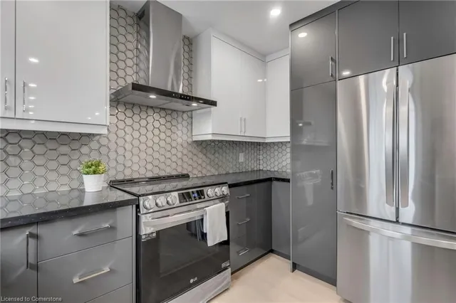 Additional image 12 of 10 Bayside Ave