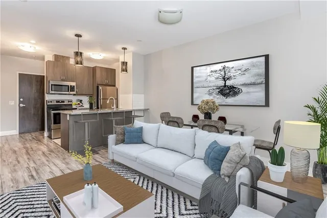 Additional image 16 of 118 KING St Unit 418