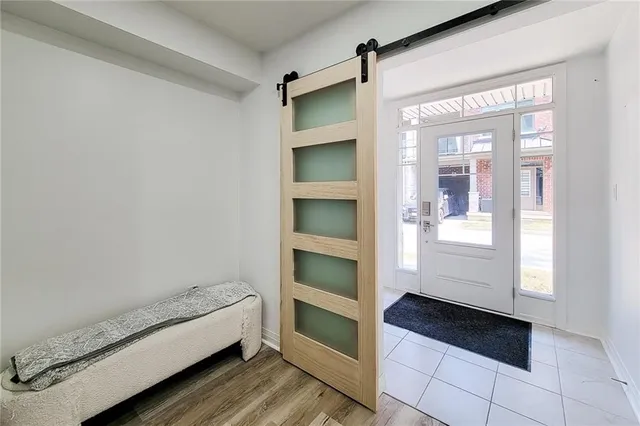 Additional image 4 of 8 SHOWERS Lane