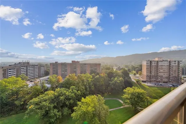 Additional image 34 of 1966 MAIN STREET Unit 1508