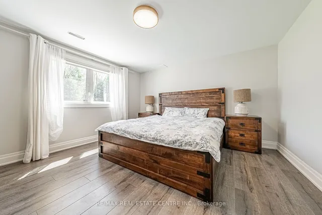 Additional image 31 of 6 Iris Crt