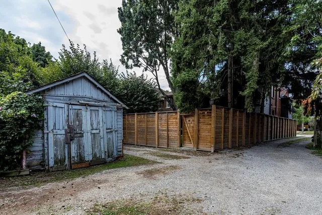 Additional image 42 of 15 MELROSE Ave