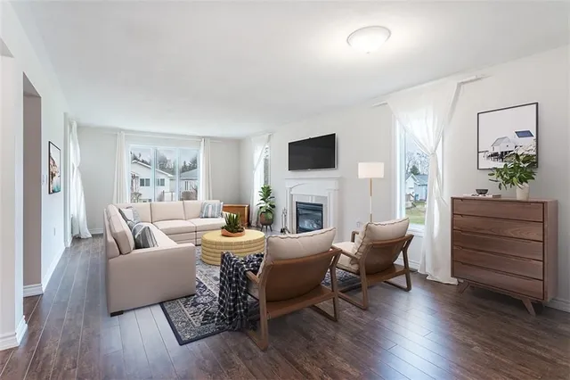 Additional image 20 of 114 GLENARIFF Dr