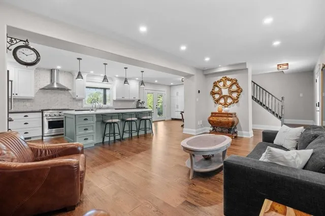 Additional image 15 of 851 WESTOVER Rd