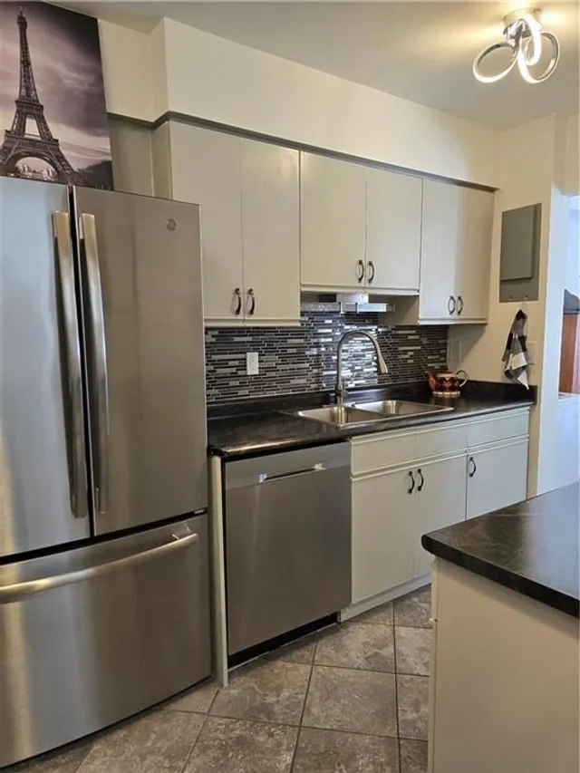 Additional image 15 of 1966 MAIN St Unit 504