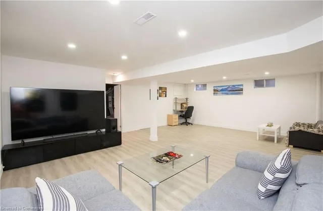 Additional image 38 of 76 Pinewarbler Dr