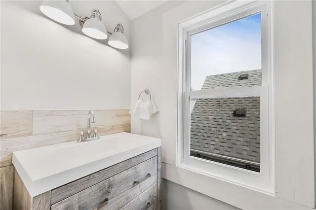 Additional image 27 of 149 WEIR St