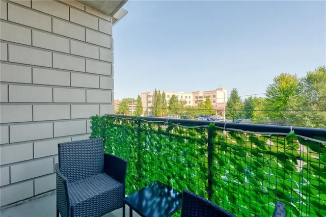 Additional image 28 of 2750 KING St Unit 203