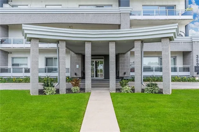 Additional image 30 of 350 CONCESSION St Unit 303