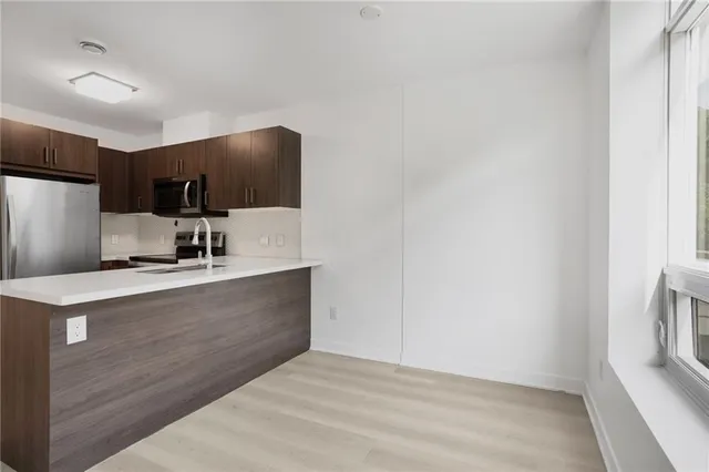 Additional image 7 of 467 CHARLTON Ave Unit 202