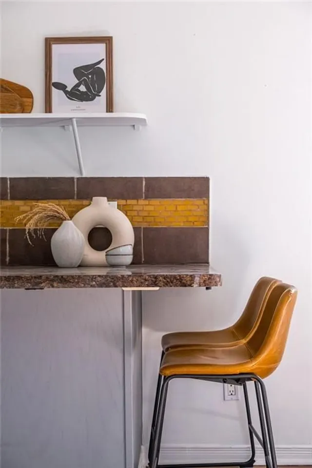 Additional image 17 of 235 YOUNG St