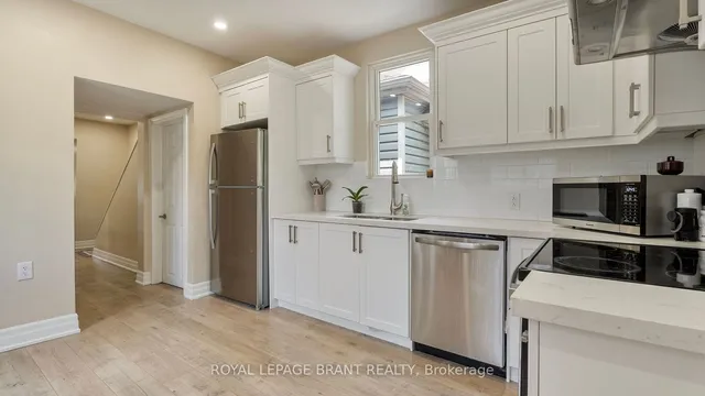 Additional image 10 of 33 Highland Ave