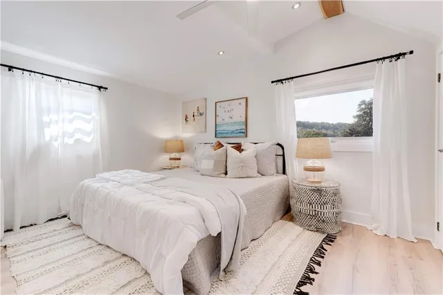 Additional image 34 of 248 PROVINCE St