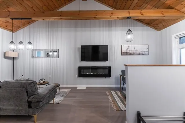 Additional image 8 of 329 MAIN St