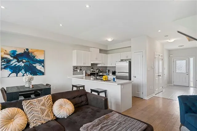 Additional image 9 of 57 PINOT Cres