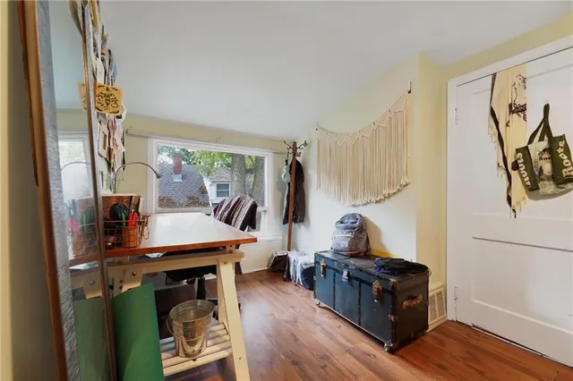 Additional image 22 of 105 WARD Ave