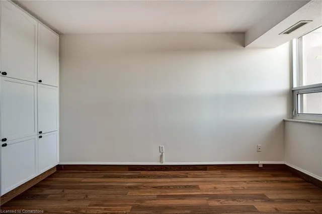 Additional image 20 of 500 Green Rd Unit 507