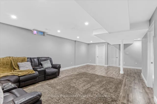 Additional image 37 of 55 Alexsia Crt