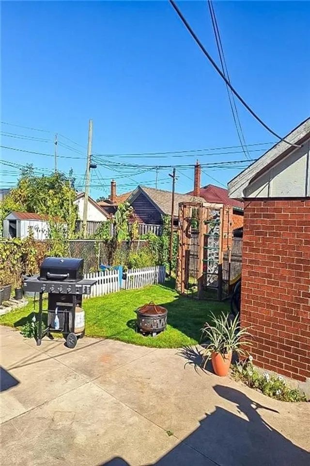 Additional image 47 of 8 LAMPTON Pl