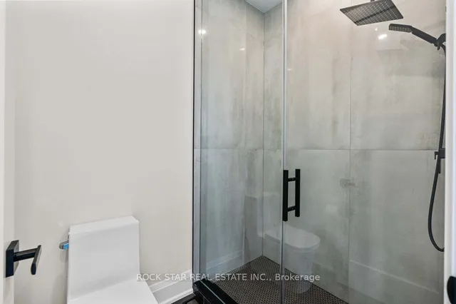 Additional image 23 of 21 Clare Ave