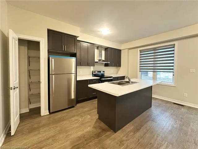 Additional image 8 of 11 Mia Dr