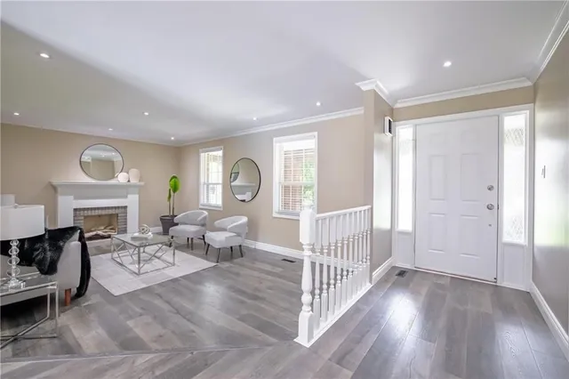 Additional image 4 of 5 ELLEN St