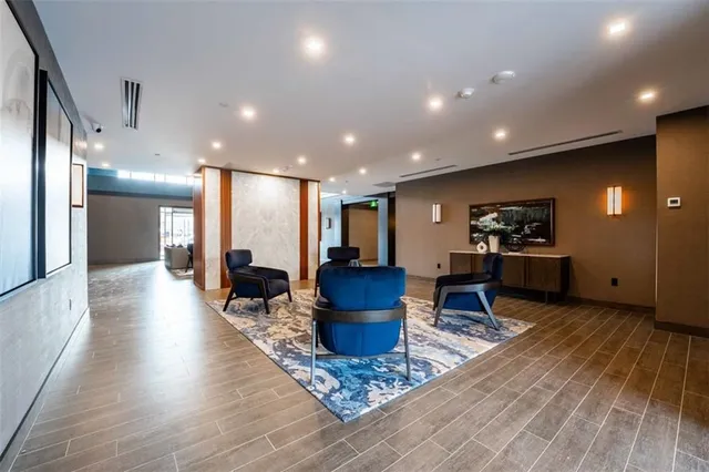 Additional image 4 of 460 Dundas St Unit 803