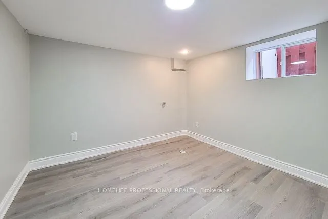 Additional image 26 of 300 Balmoral Ave